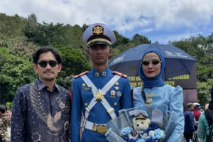 Bersama Mantan Istri Kompak Dampingi Putranya Wisuda, Ibnu Jamil: Maaf Belum Bisa Menjadi Orangtua Sempurna