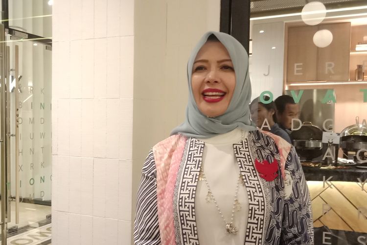 Istri Sandiaga Uno, Nur Asia Uno ketika ditemui di sela Plaza Indonesia Fashion Week, Senin (18/3/2019).