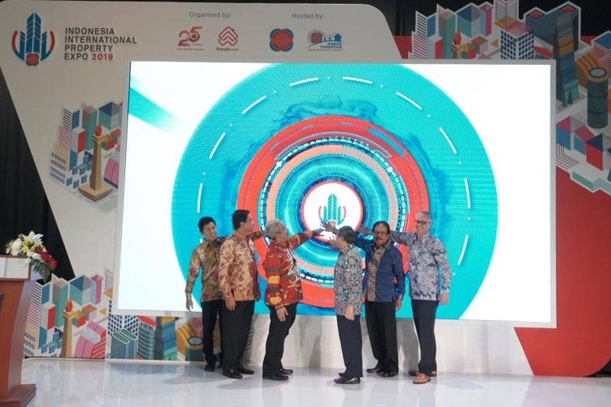 Indonesia International Property Expo (IIPEX) 2019 resmi dibuka oleh Menteri ATR/Kepala BPN Sofyan Djalil pada Rabu (2/9/20190. Pameran ini diikuti 200 pengembang dengan lebih drai 1.000 proyek.