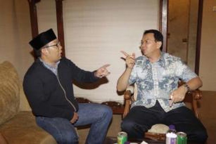 Gubernur DKI Jakarta Basuki Tjahaja Purnama dan Walikota Bandung Ridwan Kamil menjadi pembicara di acara Kompasianival 2014 di Gedung Sasono, Taman Mini Indonesia Indah, Jakarta, Sabtu (22/11/2014). Acara yang berlangsung hingga pukul 22.00 ini menghadirkan puluhan komunitas, grup band hingga sejumlah pembicara. 