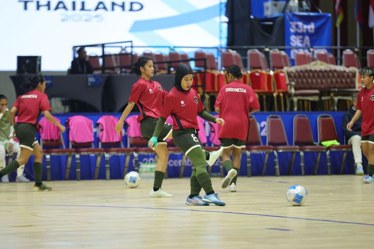 Timnas Futsal Putri Indonesia telah mengumumkan daftar 19 pemain pada Sabtu (17/1/2026), untuk mengikuti pemusatan latihan jelang ajang ASEAN Women's Futsal Championship 2026.