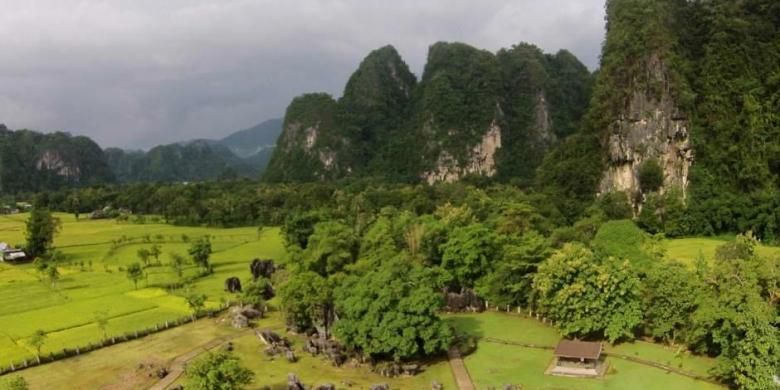 Leang Leang Maros, Sulawesi Selatan. Foto karya Iren L yang masuk dalam 10 nominator berdasar like terbanyak di Facebook.