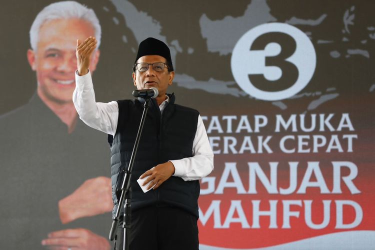 Calon wakil presiden nomor urut 3 berpidato dalam acara kampanye di Sabang, Aceh, Selasa (28/11/2023).