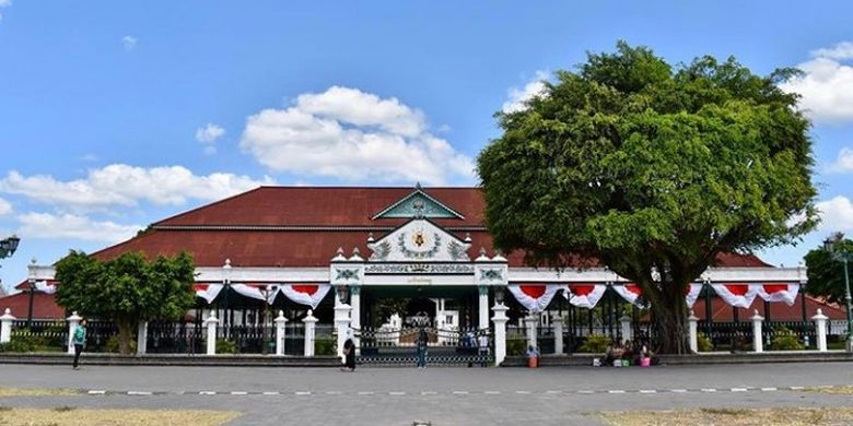 Wisata Kraton Jogja merupakan salah satu obyek wisata di Kota Yogyakarta