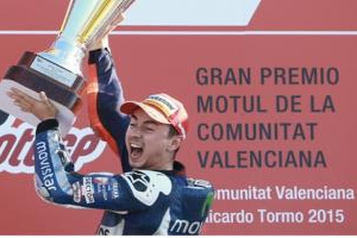 Jorge Lorenzo menjadi juara dunia MotoGP 2015.