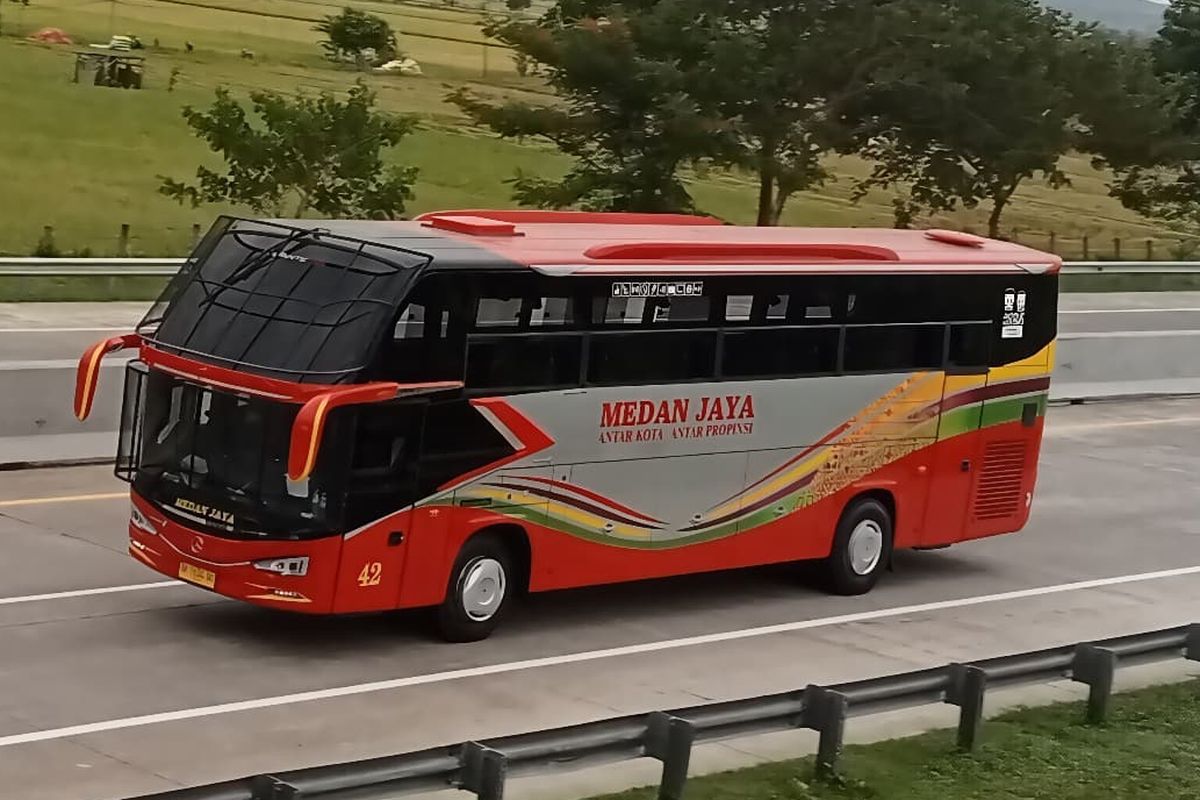 Bus baru Medan Jaya