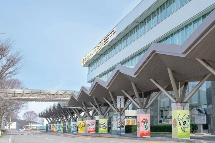 Luar Bandara Noto Satoyama Pokemon With You di Prefektur Ishikawa, Jepang. Bandara pokemon pertama di dunia.