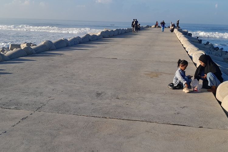 Wisata Sunset di Pantai Glagah dan Congot Ramai hingga Malam, TPR Bakal Buka Lebih Lama