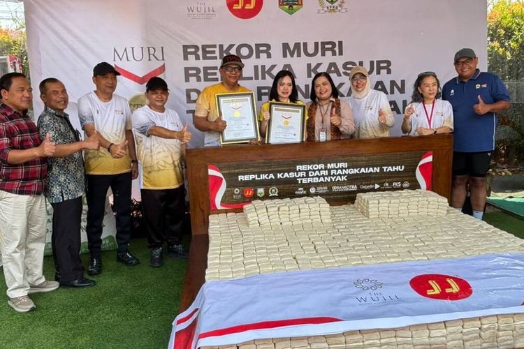 Kasur dari 3.850 Tahu di Semarang Pecahkan Rekor MURI