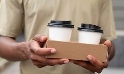 Studi Ungkap Potensi Bahaya Mikroplastik dari Gelas Kopi Sekali Pakai