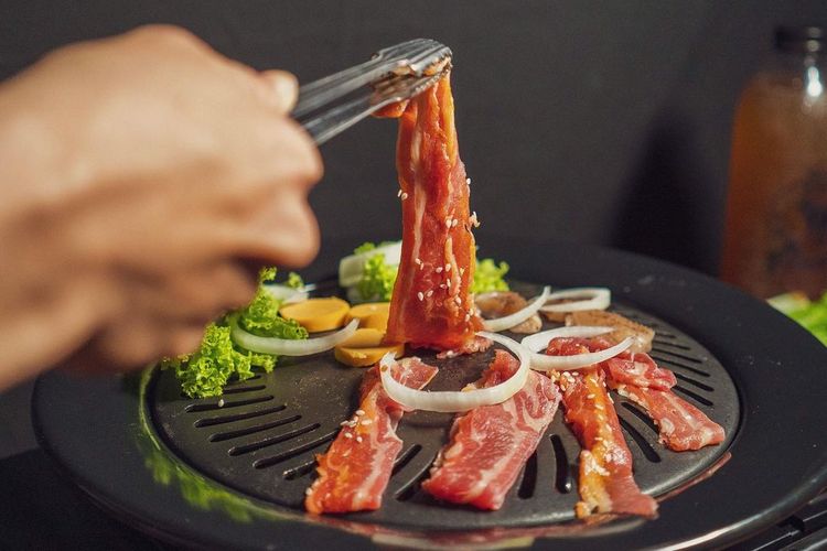 Ilustrasi usaha layanan barbeque rumahan Meat'N Grill Jakarta