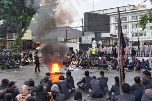 29 Mahasiswa Ditangkap karena Demo KUHP di Bandung Dibebaskan, tapi Wajib Lapor