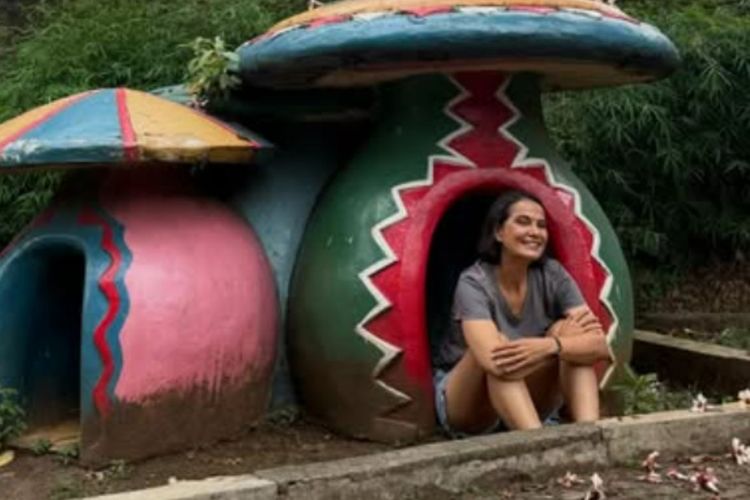 Bikin Nostalgia, Dominique Sanda Kembali ke Lokasi Syuting Tuyul dan Mbak Yul