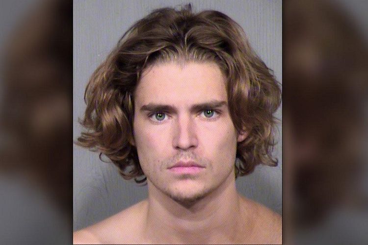 Putra bungsu aktor laga Jean-Claude Van Damme, Nicolas Van Varenberg, ditahan karena menyandera temannya di Tempe, Arizona, Minggu (10/9/2017).