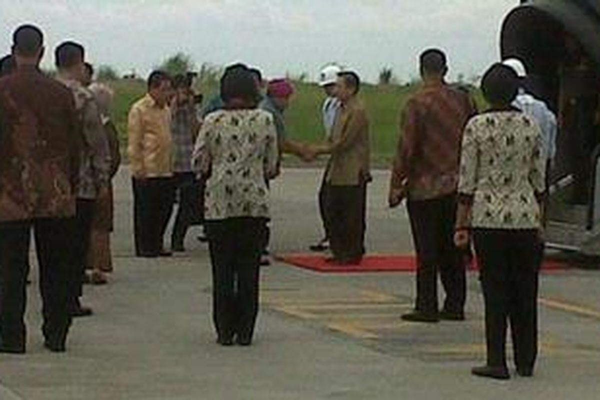 Pesawat Wapres Terpaksa Transit di Surabaya