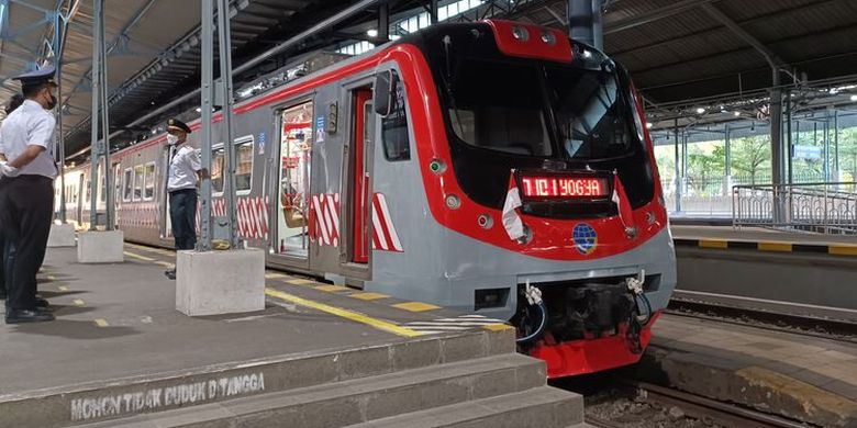 KRL Jogja Solo, jadwal KRL Jogja Solo. Jadwal KRL Jogja Solo hari ini. Jadwal KRL Jogja Solo Nataru 2025/2026.