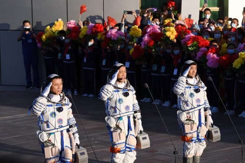Selesaikan Misi 90 Hari, Astronot China Kembali ke Bumi