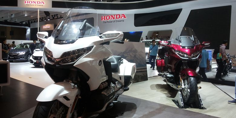 Honda Gold Wing yang dipamerkan di stan Honda di pameran Indonesia International Motor Show (IIMS) 2018 di JIExpo Kemayoran, Jakarta.