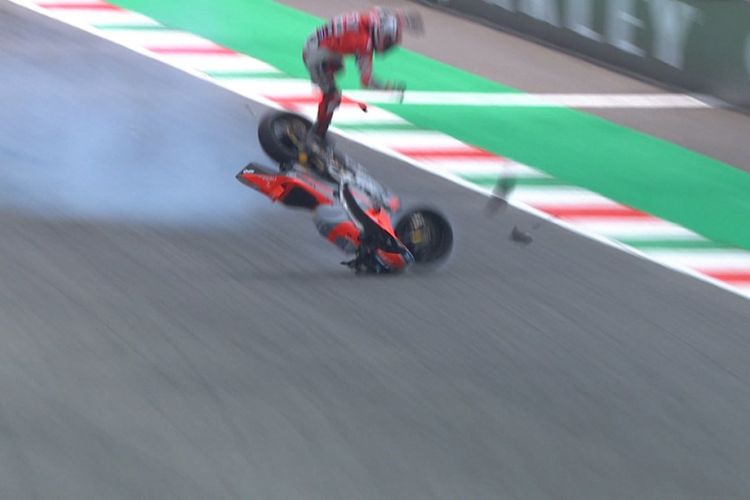 Kecelakaan Mengerikan Michele Pirro di GP Italia, Sirkuit Mugello, Jumat (1/6/2018)`.