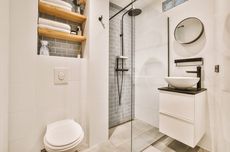 Seberapa Sering Area Shower Harus Dibersihkan?