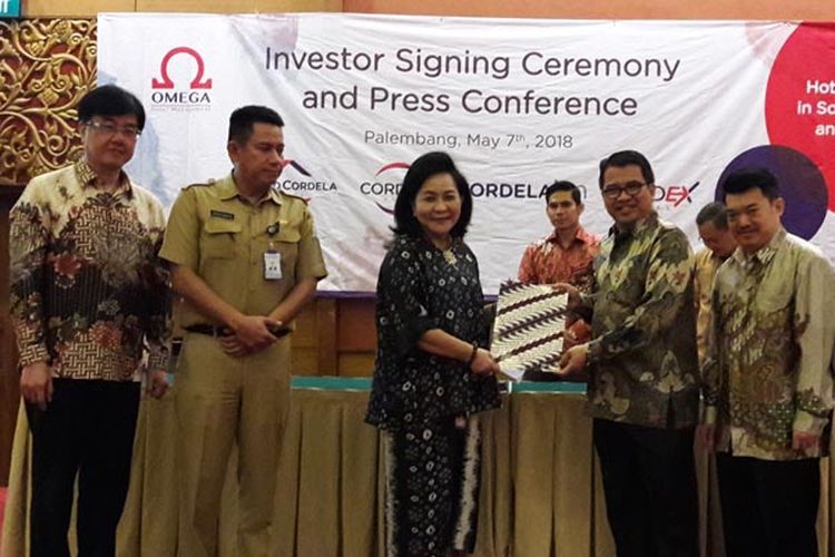 Penandatanganan kontrak kerja sama antara pihak Omega Hotel Management, operator Cordela Hotel dan para investor di Palembang, Senin (7/5/2018). Sebanyak 4 hotel akan segera beroperasi di Sumsel, 2 hotel di Palembang, dan 1 hotel di Sekayu, 1 hotel di Lubuklinggau dan 1 hotel di Bengkulu.
