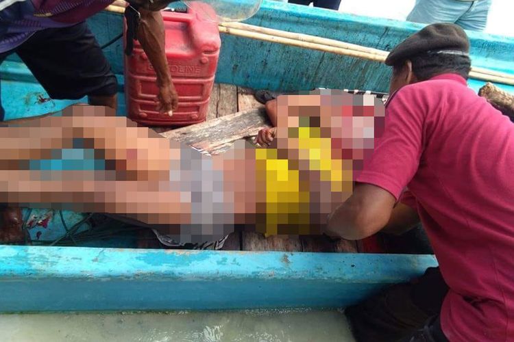 Pelaku pembunuhan pasutri di Desa Debut, Kecamatan Kei Kecil, Kabupaten Maluku Tenggara tewas dihakimi massa saat bernenang di laut, Selasa (29/5/2018).