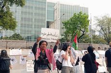 Massa Aksi Tulis Tuntutan dengan Bahasa Arab agar Solidaritas untuk Palestina Didengar Timur Tengah