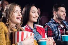 Nonton Film Favorit Dapat Mempercepat Tanda-tanda Penuaan