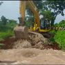 Pemerintah Tutup Akses Jalan Truk Pengangkut Pasir yang Rusak Pantai Mananga Aba di NTT