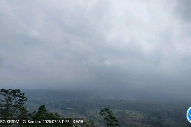 Gunung Semeru Muntahkan Awan Panas Guguran, Warga Diimbau Waspadai Banjir Lahar