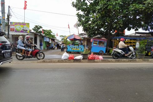 Median Jalan Raden Fatah Jadi Tempat Pembuangan Sampah, Warga Sebut Sudah Berlangsung Bertahun-tahun