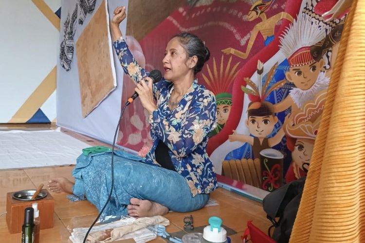 Kisah Titi Permata Menata Hidup: Merawat Anak, Menarikan Canthing, dan Memutar Kemudi Kapal