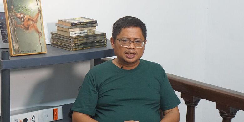 Tropical ecology and biodiversity conservation expert, Faculty of Forestry, University of North Sumatra, Onrizal., PhD, said that talking about mangrove deforestation could have started with the massive shrimp and fish farming business in the 1970s.  The shrimp and fish farming business began to fade due to the emergence of diseases/pests and is difficult to control even now.
