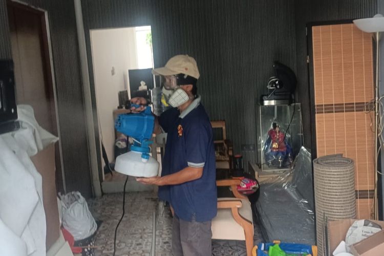 Di Balik Tempat Bebas Hama, Ada Perjuangan Sunyi Pekerja Pest Control