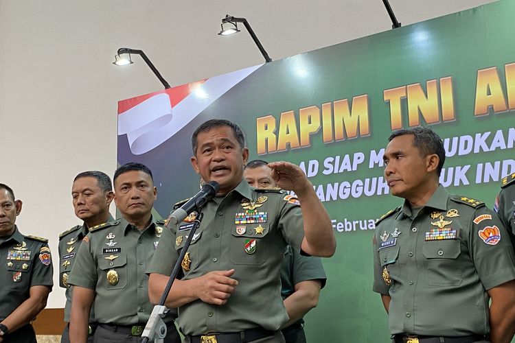 Kepala Staf TNI AD (KSAD) Jenderal Maruli Simanjuntak usai Rapim TNI AD di Gedung Balai Kartini, Jakarta Selatan, Kamis (29/2/2024).