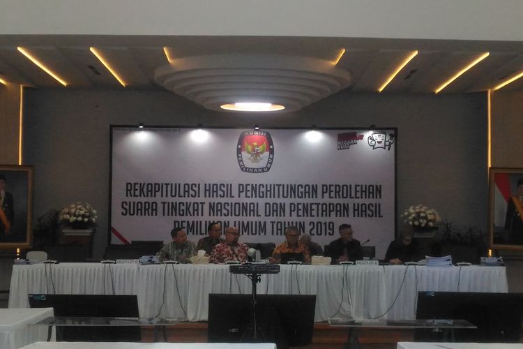 Rekapitulasi KPU di Gedung KPU, Jakarta Pusat, Sabtu (18/5/2019). 
