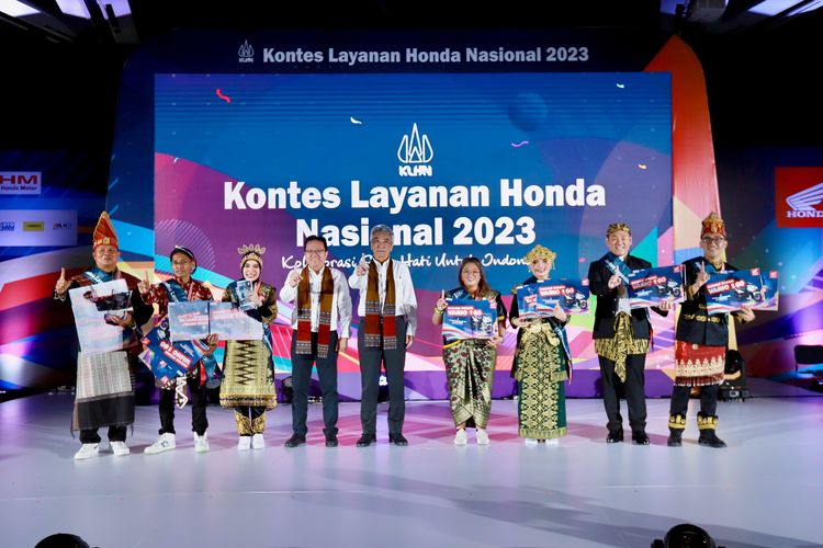 Para pemenang Kontes Layanan Honda Nasional 2023