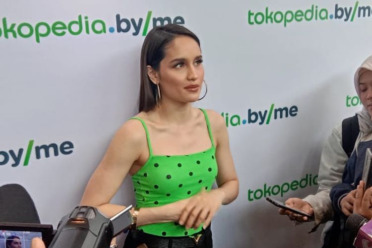 Cinta Laura dalam wawancara di Tokopedia Tower, Setiabudi, Jakarta Selatan, Senin (22/4/2019).