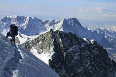 Banyak Kotoran Manusia di Puncak Gunung Everest