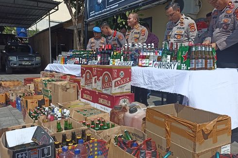 Dikeluhkan Warga karena Kerap Jadi Pemicu Keributan, Ribuan Botol Miras Disita Polres Mataram