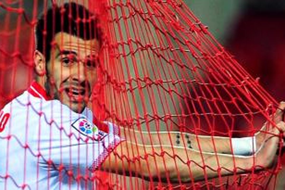 Striker Alvaro Negredo sudah resmi dijual Sevilla ke Manchester City.