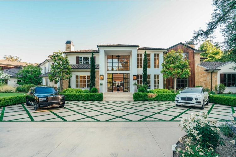 The Weeknd Ternyata Pernah Jual Rumah di California ke Madonna 