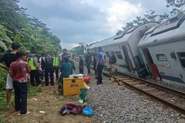 521 Penumpang Daop 4 Semarang Batalkan Tiket Imbas KA Bangunkarta Anjlok di Bumiayu Tegal