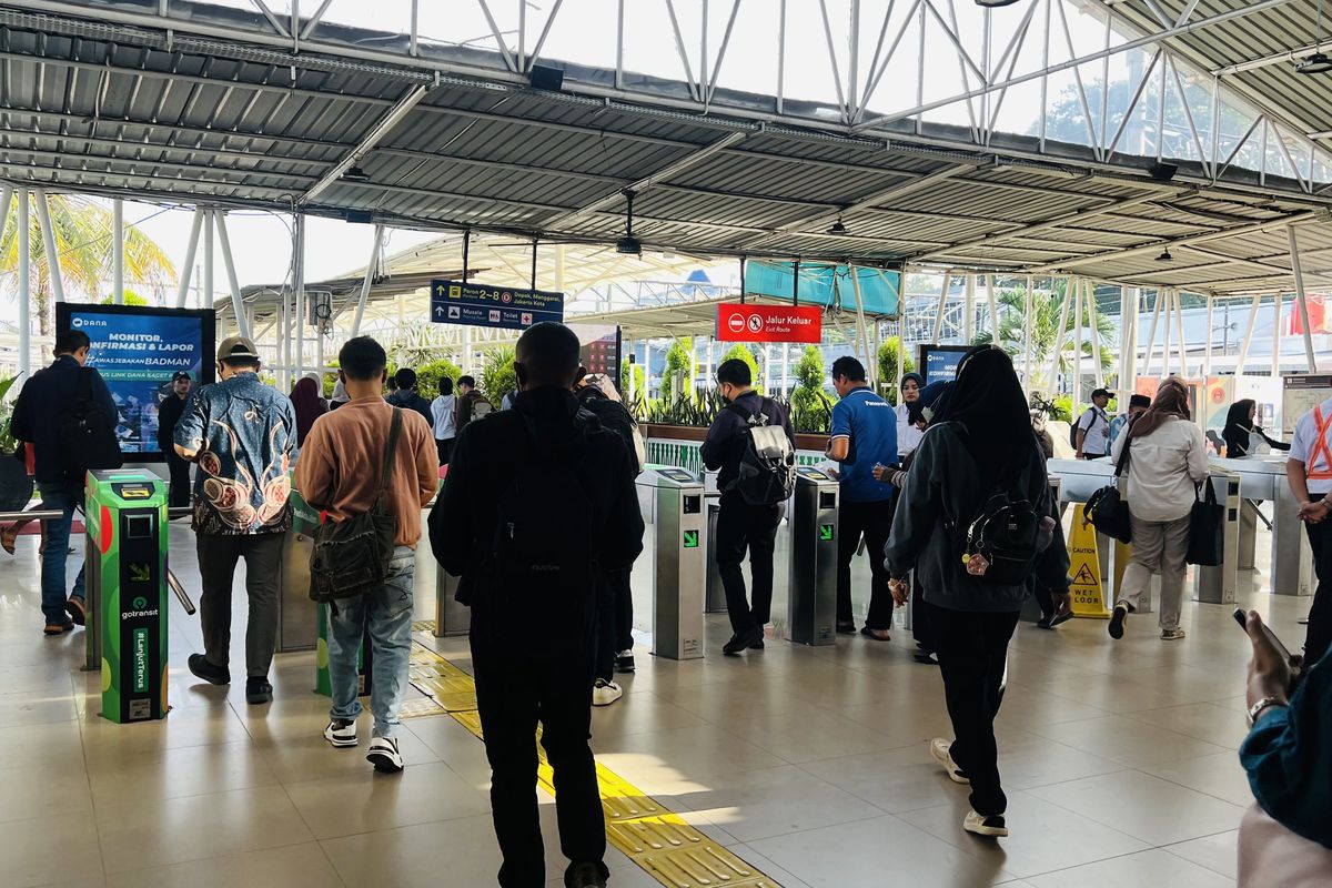 Usai Liburan Akhir Tahun, Penumpang KRL Berdesakan di Stasiun Kota Bogor