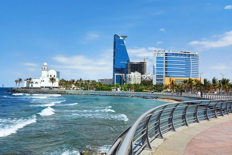 Jeddah Corniche dilengkapi dengan fasilitas modern untuk bersantai.