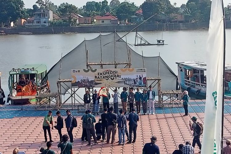 Penyambutan ekspedisi Batanghari di Danau Sipin, Kota Jambi, Jumat (4/8/2023).  