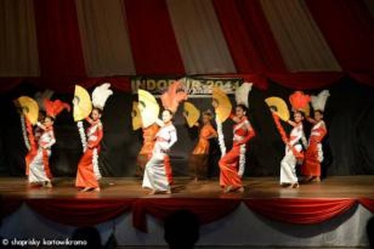 Tari Golek Ayun, salah satu budaya tradisional Indonesia yang meramaikan ajang Indofair di Paramaribo, Suriname.