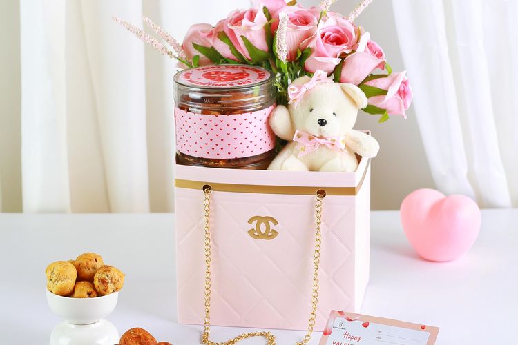 Palm cheese cookies dari Bonne Journee sebagai rekomendasi toko kue di Surabaya dengan hampers spesial Valentine.
