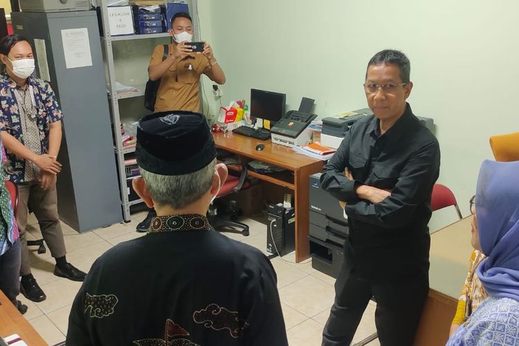 Penjabat Gubernur DKI Jakarta Heru Budi Hartono melakukan inspeksi mendadak ke Kantor Kecamatan Senen, Jakarta Pusat, pada Kamis (24/11/2022).