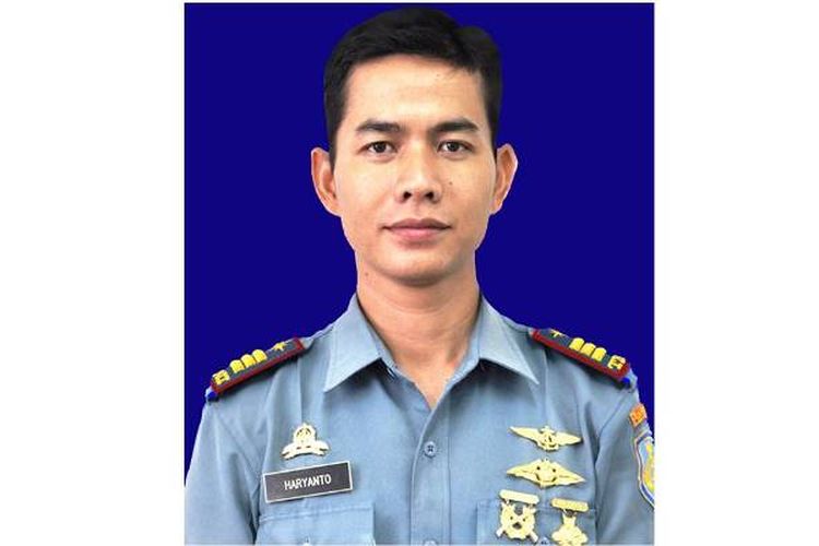 Kapten Laut (P) Haryanto, pilot helikopter milik Basarnas yang jatuh di Bukit Muntung, Temanggung, Minggu (2/7/2017).